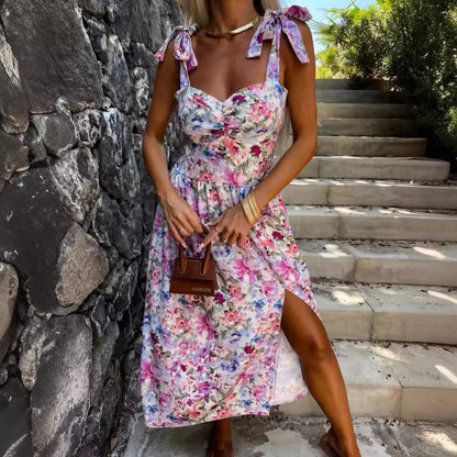 This fashion suspenders waist-tight split dress is designed to define your waist, enhance curves.
