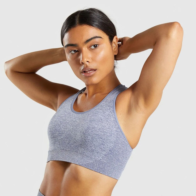 Seamless quick-drying yoga clothes designed for comfort, stretch, and all-day fitness performance.