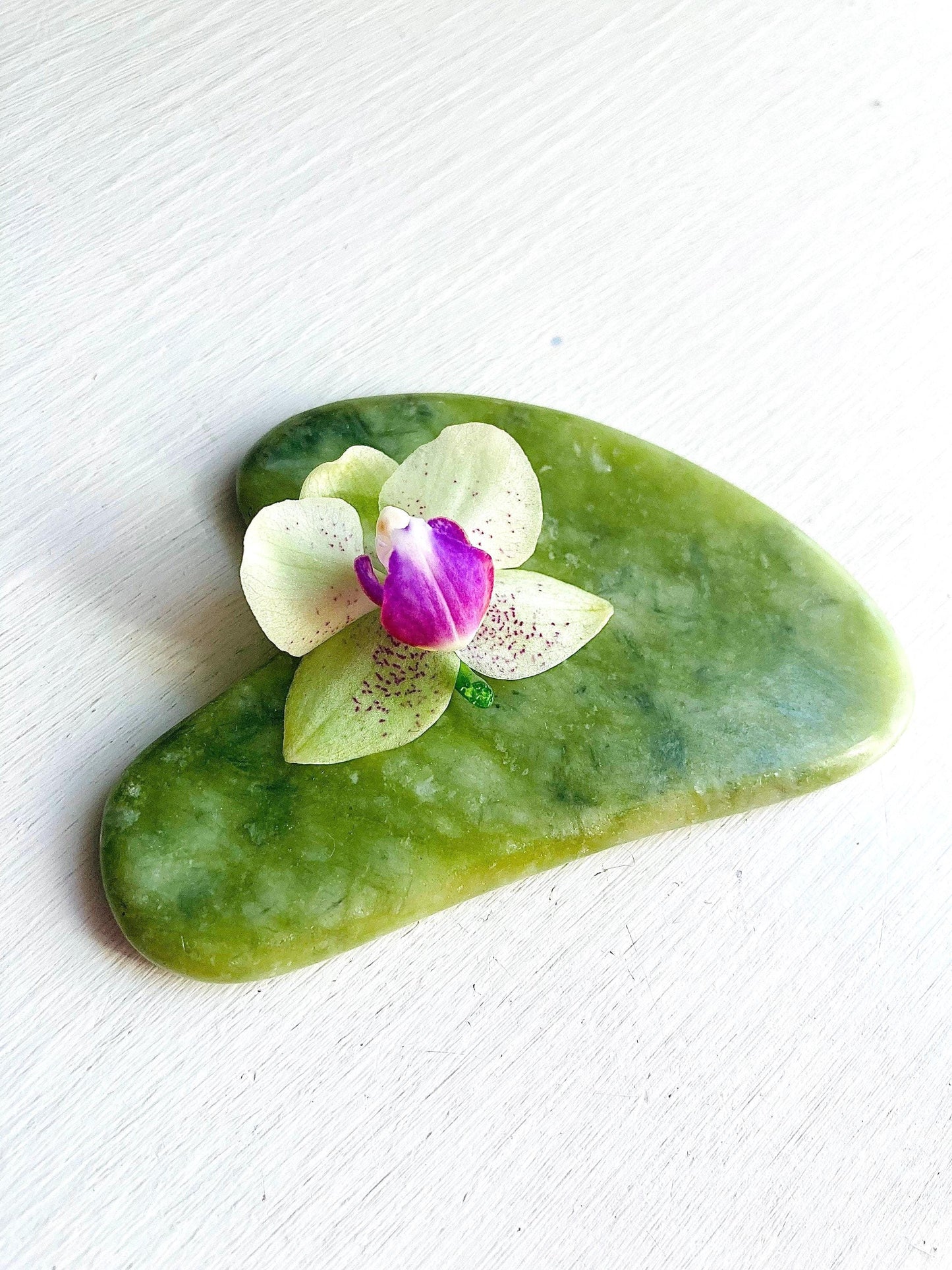 Natural Jade Gua Sha Stone: Heart Beauty Scraping Tool